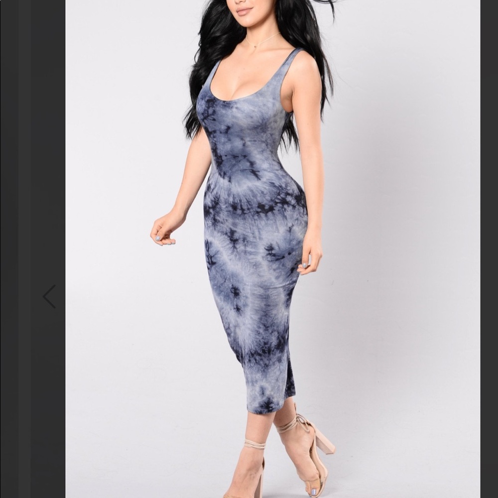 ❌SOLD❌ Tie dye midi dress